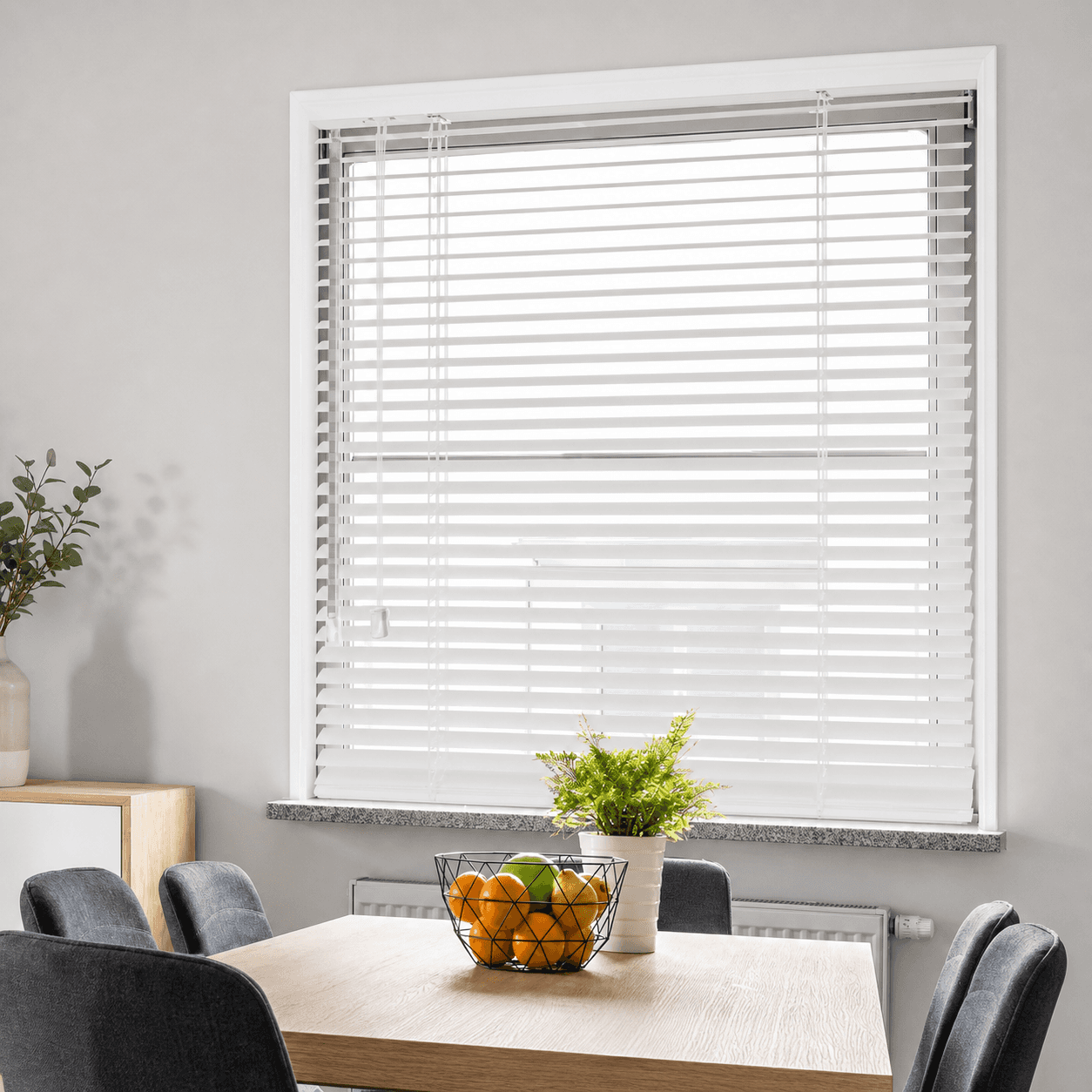 MultiShade Essential Hout 50 in een stijlvol interieur