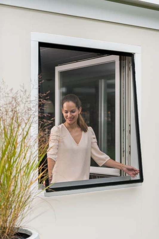 Unilux Raamhor Veerstift in een stijlvol interieur