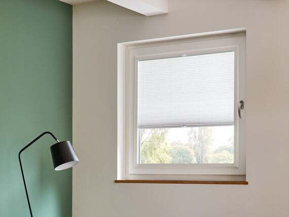 erfal Plissé E-SG1 in een stijlvol interieur