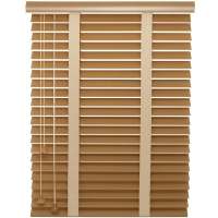 Jaloezieën faux wood 35 mm CEDRO in een stijlvol interieur